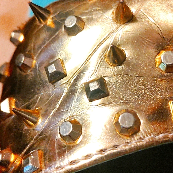 Volcom women's Vegan leather studded flats - Picture 2 of 5